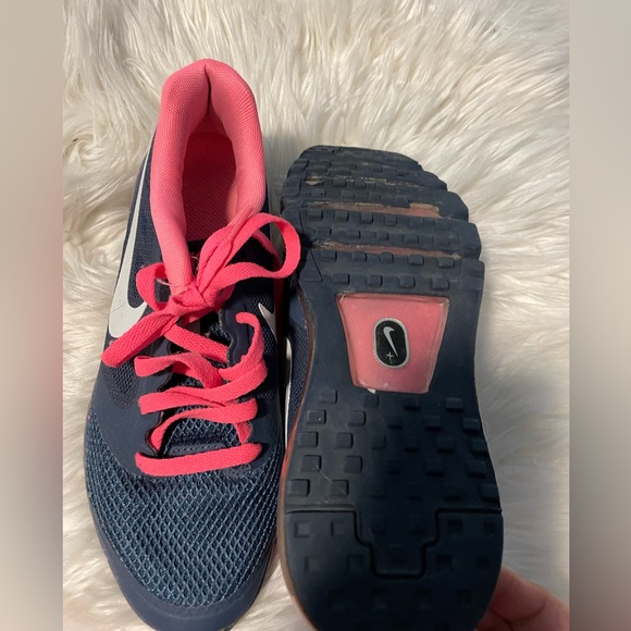 Like new Nikes barely worn navy blue and hot pink size 7 - Picture 3 of 4